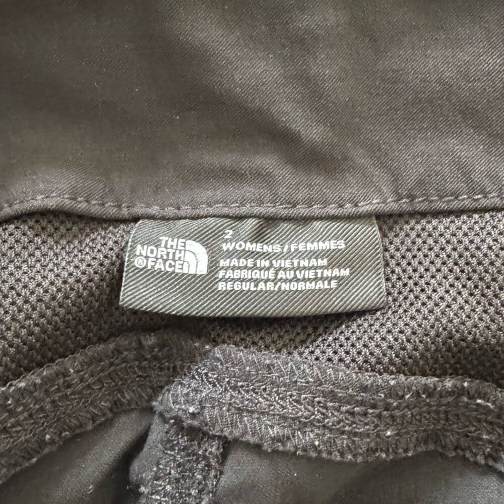 The North Face Paramount Shorts in Black Size 2 - Picture 7 of 8